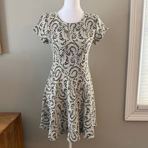 Parker Black and White Patterned Mini Dress size M